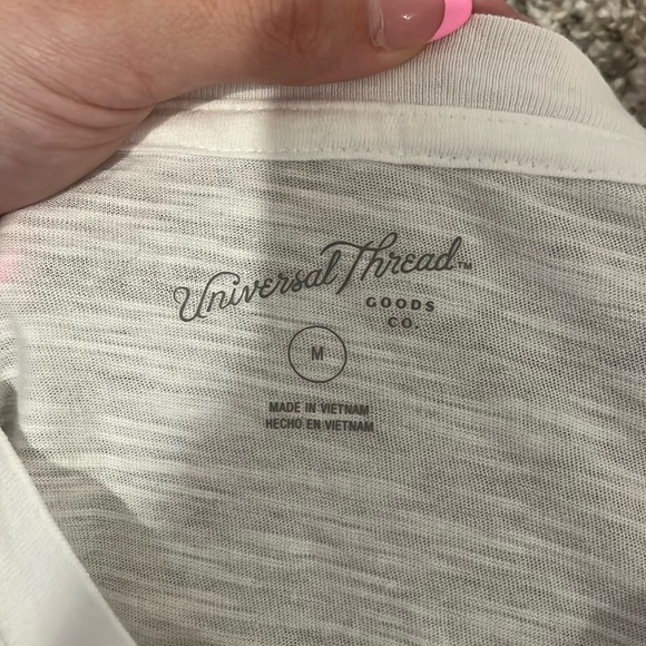 universal threads top - Picture 3 of 3